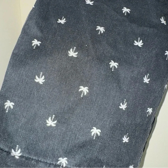 Men’s Retrofit Brand Casual Skater Black + White Palm Tree Print Shorts Size:32 - Picture 4 of 16